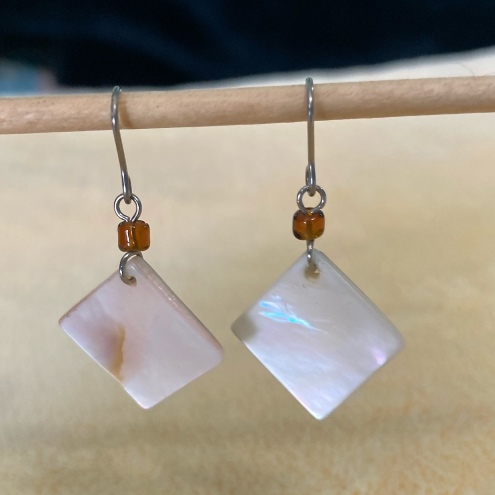 Shell dangle earrings